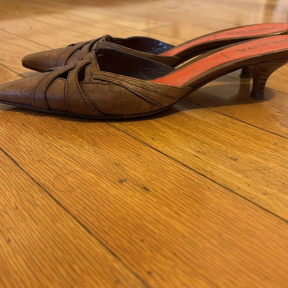 Authentic Prada kitten heel - Picture 2 of 6